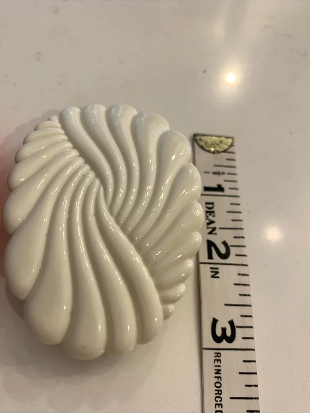 Vintage 1970’s Swirl Hair Clips Set Of (2) Pink And White 3”